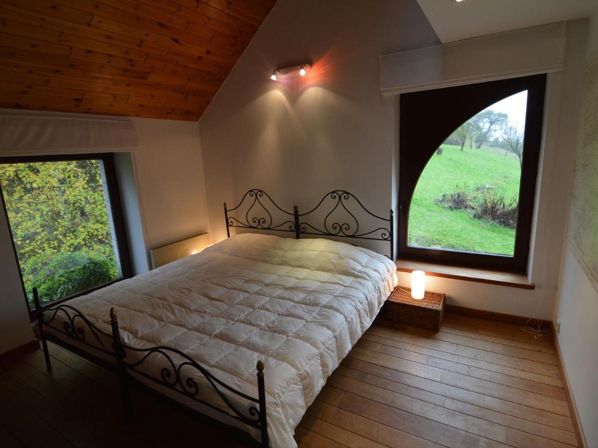 Quaint Holiday Home In Robechies Amid Meadows ชิเมย์ ภายนอก รูปภาพ